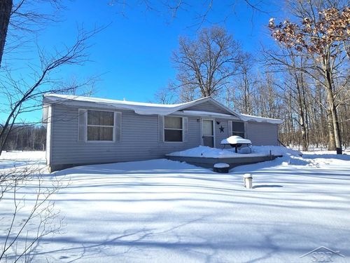 151 Home Acres Dr, Houghton Lake, MI, 48629-9228 | Card Image