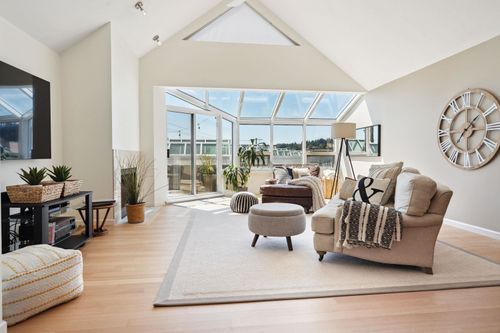 1107 Elm St, White Rock, BC, V4B3R9 | Card Image