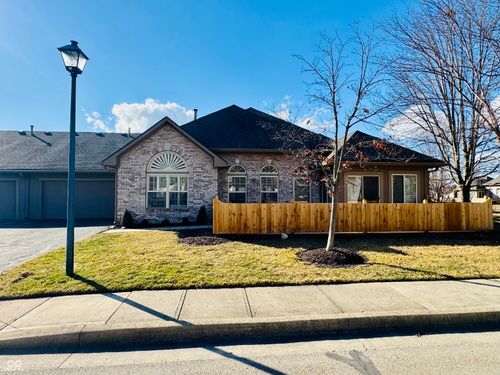 11130 Vineyard Dr, Fishers, IN, 46038-3810 | Card Image