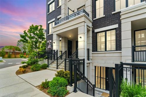 657 Cricklewood Drive, Peel, ON, L5G0B5 | Card Image