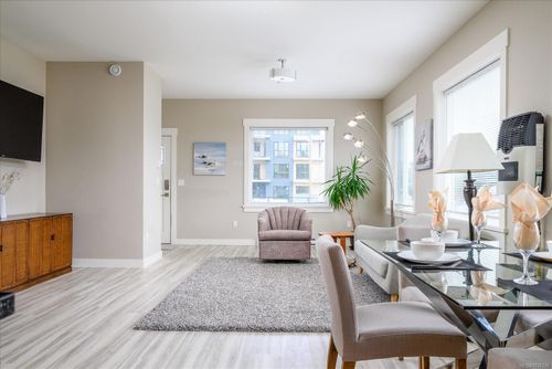 104 Lee Ave, Parksville, BC, V9P1L9 | Card Image