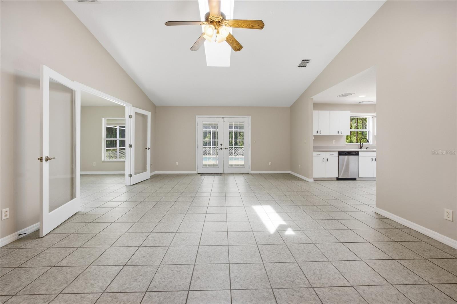 Residential Lease in WILLISTON 3