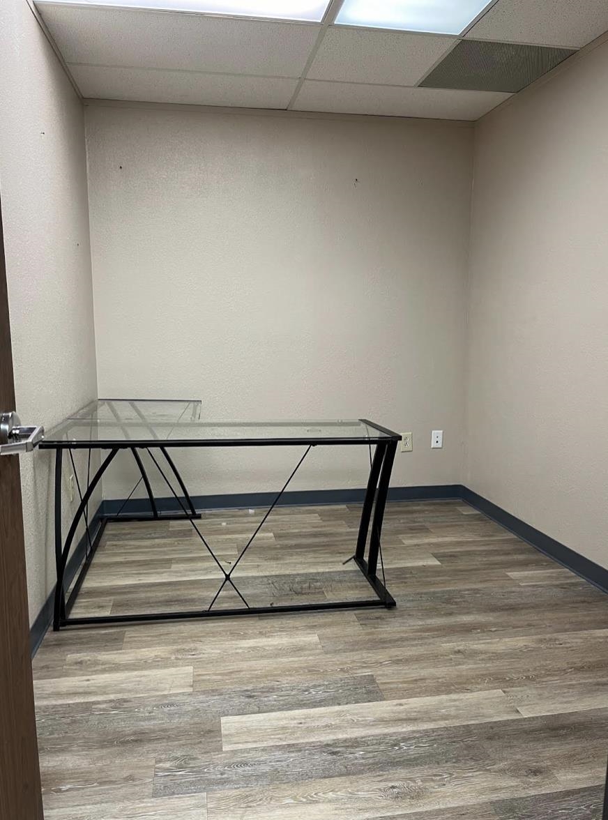 Commercial Lease in Nederland 3