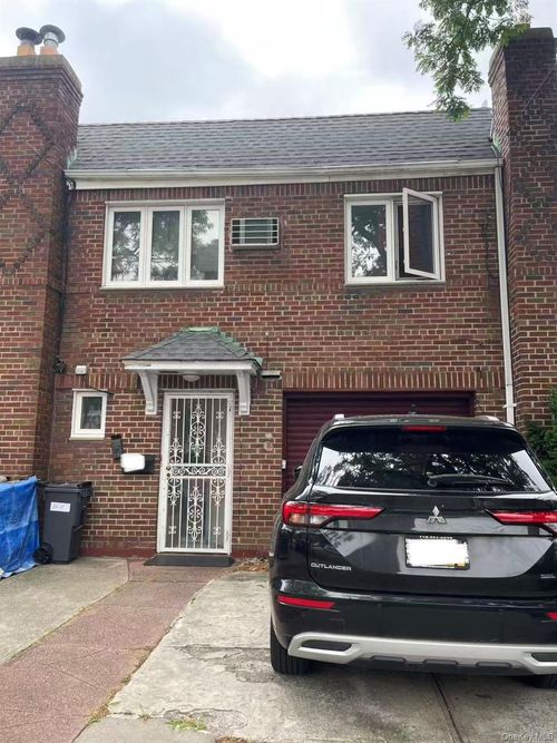 8419 57th Avenue, New York, NY, 11373 | Card Image