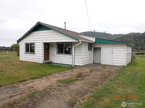 2249 Michigan Ave, Raymond, WA, 98577-4925 | Card Image