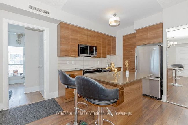 807 - 15 Viking Lane, Condo with 3 bedrooms, 2 bathrooms and null parking in Etobicoke ON | Image 7