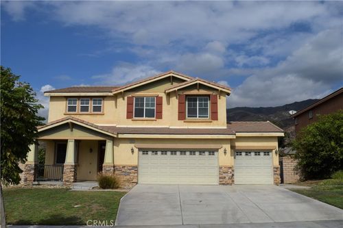 15412 Thistle St, Fontana, CA, 92336 | Card Image