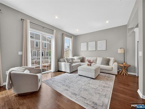 25 Roosevelt Dr, Wood Ridge, NJ, 07075-2500 | Card Image