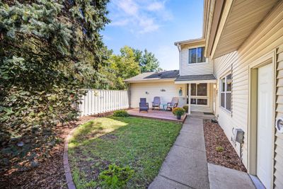 1066 Carmel Court, Townhouse with 2 bedrooms, 1 bathrooms and null parking in Shoreview MN | Image 2