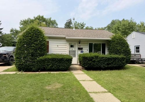 5825 N 38th Street, Milwaukee, WI, 53209 | Card Image