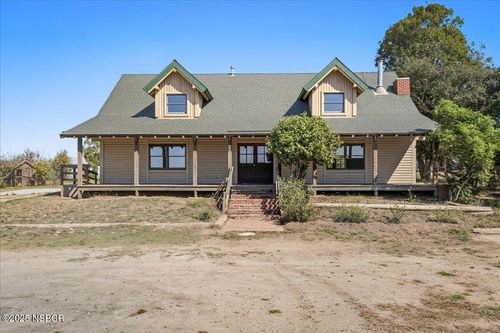 2935 E Clark Ave, Santa Maria, CA, 93455-5809 | Card Image
