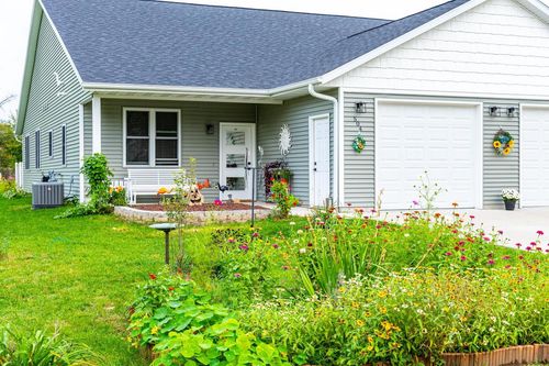 504 E 8th Ave, Brodhead, WI, 53520-1106 | Card Image