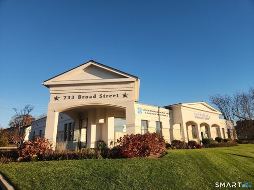 233 Broad St, Milford, CT, 06460-3371 | Card Image