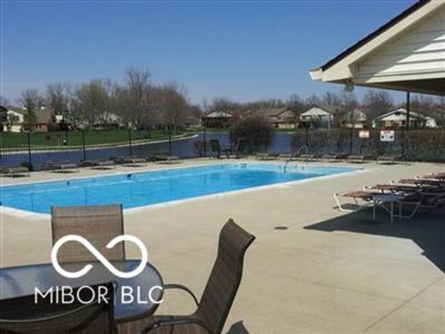 7433 Prairie Lake Dr, Condo with 1 bedrooms, 2 bathrooms and null parking in Indianapolis IN | Image 26