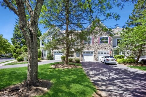 72 Dorchester Dr, Basking Ridge, NJ, 07920-2993 | Card Image