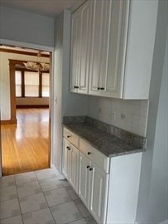 2 - 114 Lake St, Condo with 3 bedrooms, 1 bathrooms and 2 parking in Arlington MA | Image 11