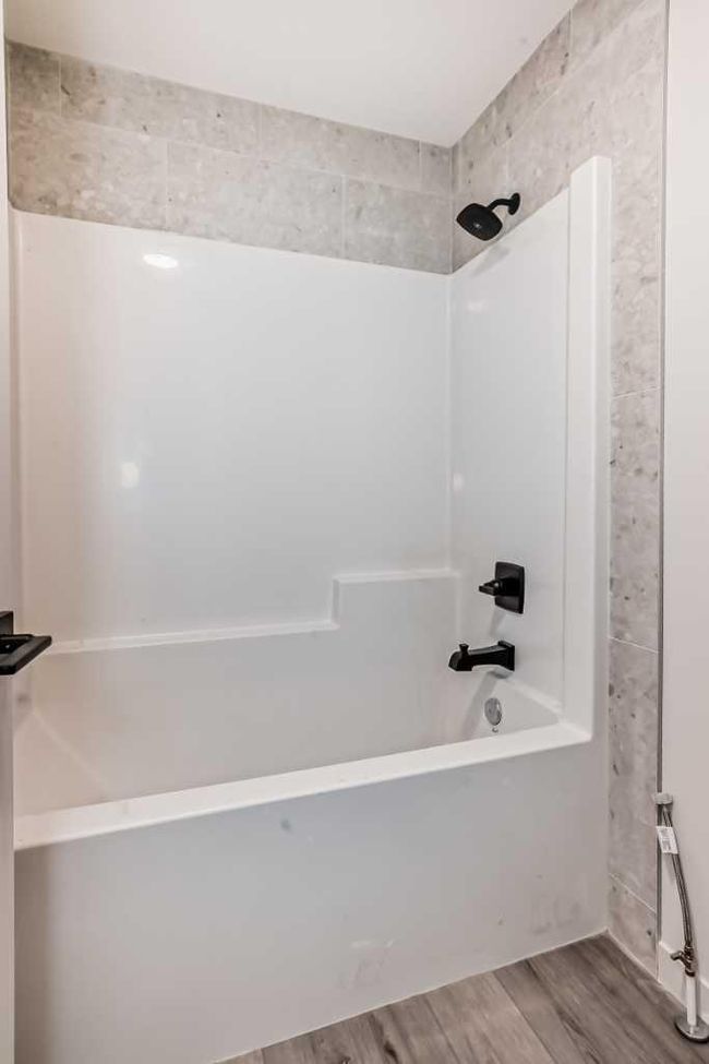 41 White Pelican Way, Home with 3 bedrooms, 2 bathrooms and 2 parking in Lomond AB | Image 14