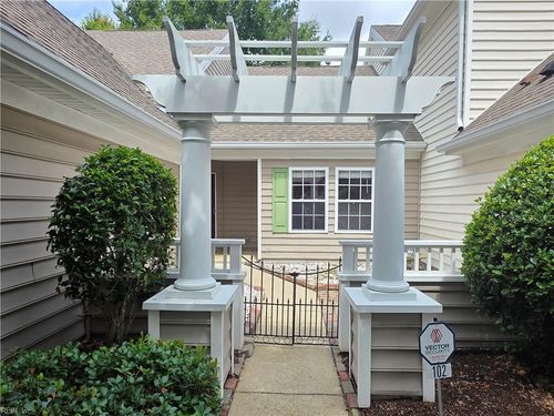 102 Lands End Ln, Carrollton, VA, 23314-3354 | Card Image