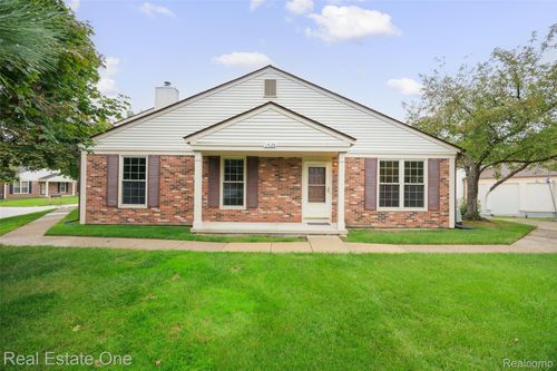 1426 Dover Hl S, Walled Lake, MI, 48390-3121 | Card Image
