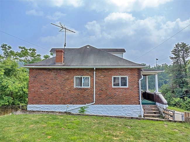 524 Forest St, House other with 1 bedrooms, 2 bathrooms and 2 parking in Monessen PA | Image 13