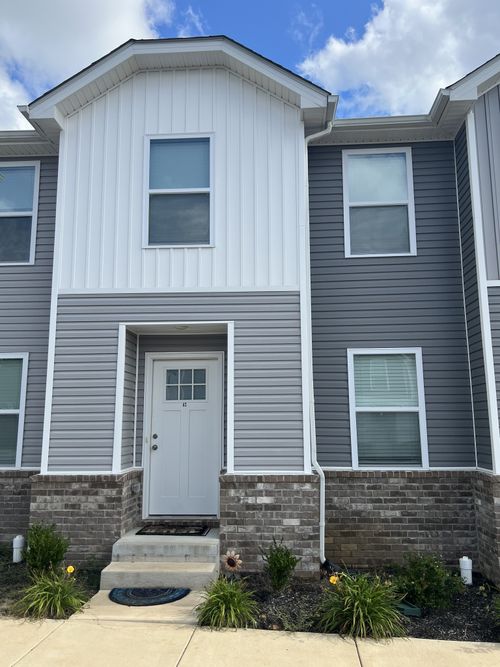 a2-919 Martin St, CLARKSVILLE, TN, 37040-4090 | Card Image