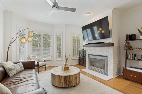 22-2902 State St, Dallas, TX, 75204-2756 | Card Image