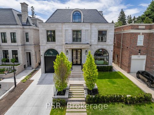 228 Dunvegan Rd, Toronto, ON, M5P2P2 | Card Image