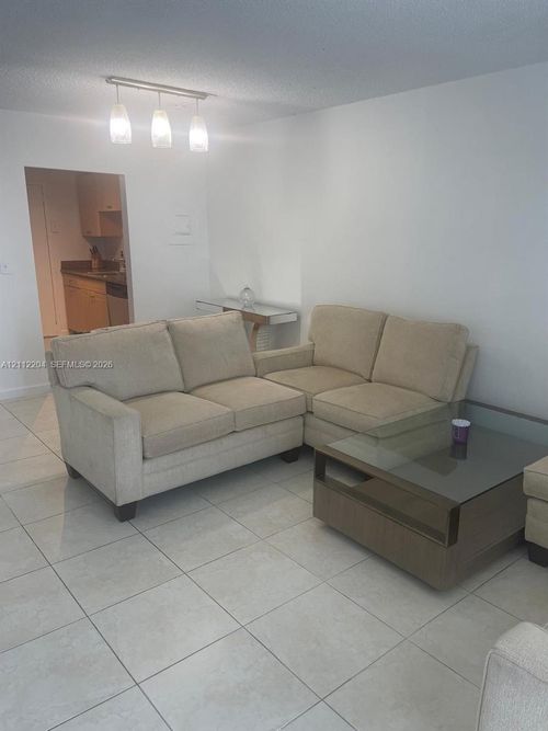 910-2020 Ne 135th St, North Miami, FL, 33181 | Card Image