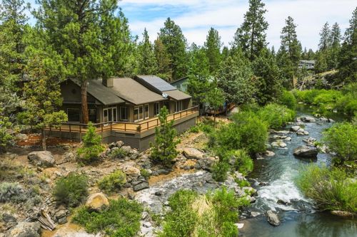 637 Nw Silver Buckle, Bend, OR, 97703-9086 | Card Image