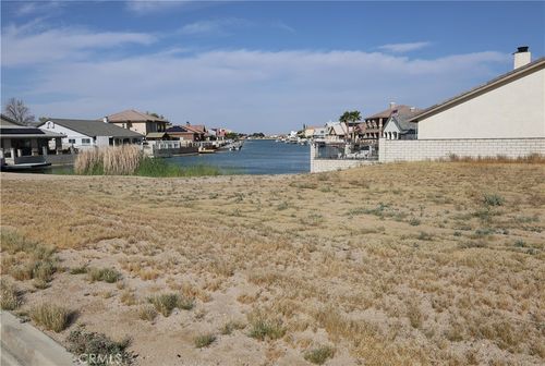 14354 Ironsides Ln, Helendale, CA, 92342-7795 | Card Image