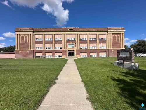 337-109 E Luverne St Street, Luverne, MN, 56156 | Card Image