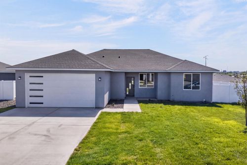 104 Olivera Street, Grandview, WA, 98930 | Card Image