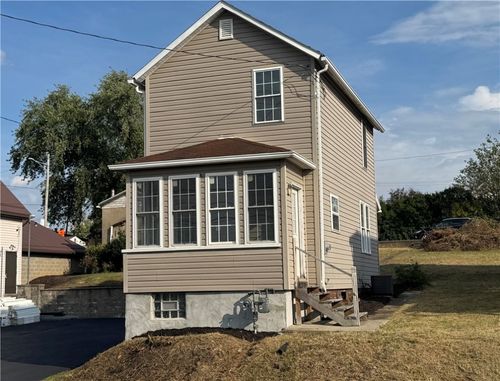 2212 Freeport Rd, Natrona Heights, PA, 15065-1511 | Card Image