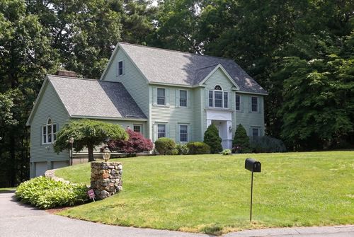 17 James Ave, Middleton, MA, 01949-2148 | Card Image