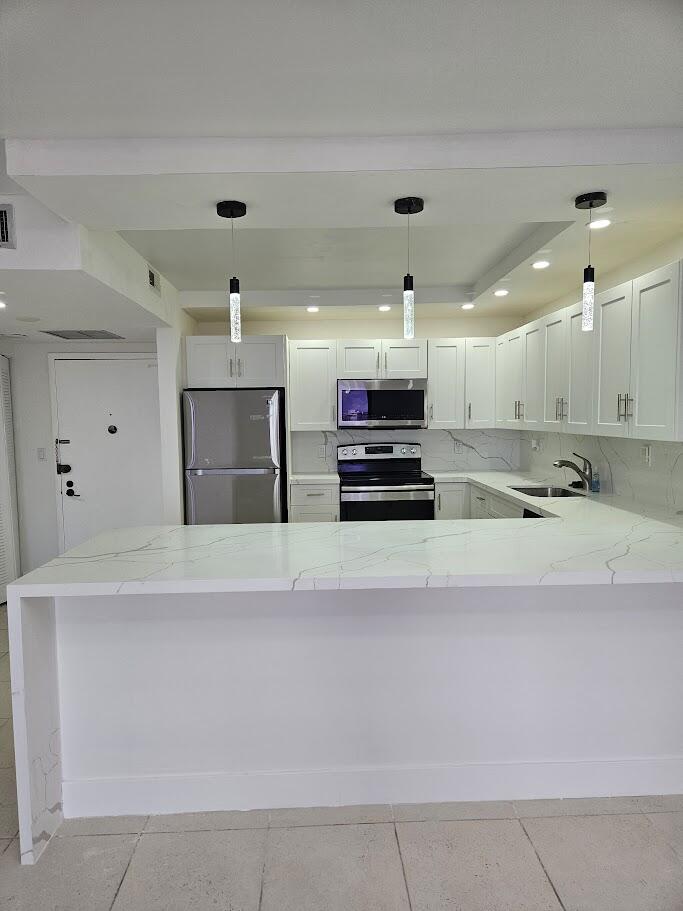 Residential Lease in Hallandale Beach 3