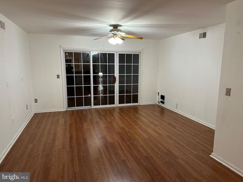 27 Victory Ct, Dover, NJ, 07801-5560 | Card Image