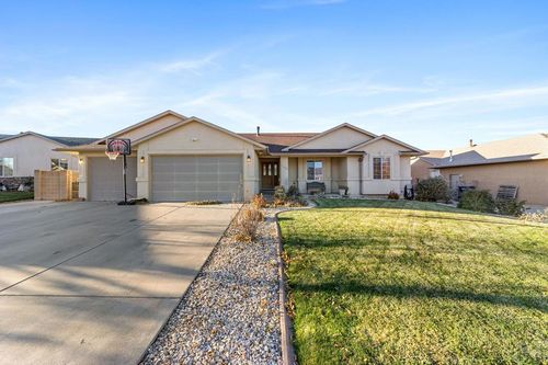 5405 Peregrine Dr, Pueblo, CO, 81005-5536 | Card Image
