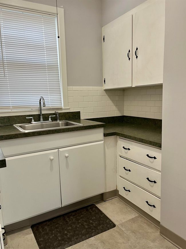 1 - 67 Forest St, Home with 3 bedrooms, 1 bathrooms and null parking in Manchester NH | Image 5