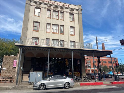 apt-2c-2104 Strand St, Galveston, TX, 77550-1654 | Card Image