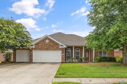 7011 Freedom Park Cir Se, Owens Cross Roads, AL, 35763-9288 | Card Image