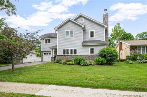 8 Lewis Ln, Port Washington, NY, 11050-2513 | Card Image