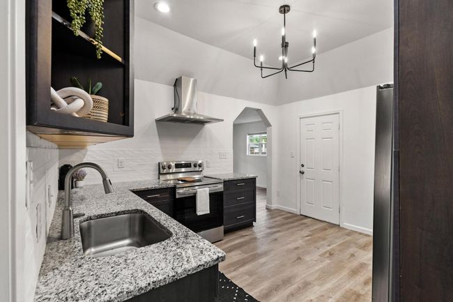 1710 S Walnut St, House other with 2 bedrooms, 2 bathrooms and null parking in Sherman TX | Image 12