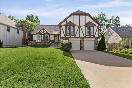 10245 Haskins Street, Overland Park, KS, 66215 | Card Image