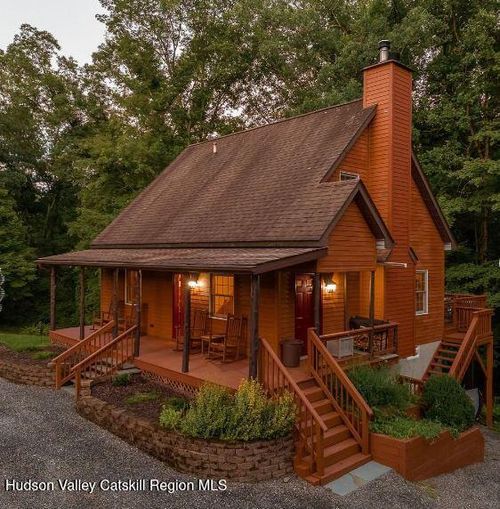 67 Breezy Hill Rd, Kingston, NY, 12401-8428 | Card Image