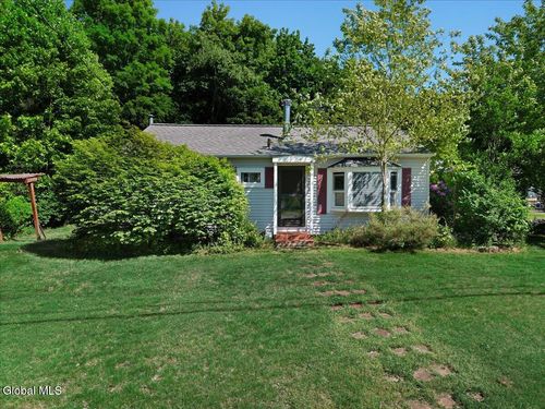 3 Jones Dr, Schenectady, NY, 12309-3309 | Card Image