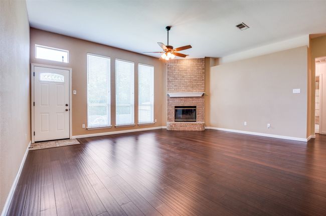 6051 W Fall Dr, House other with 4 bedrooms, 3 bathrooms and null parking in Midlothian TX | Image 6