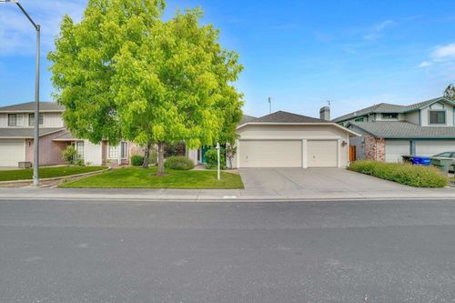 4012 Godfrey Dr, Salida, CA, 95368-9296 | Card Image