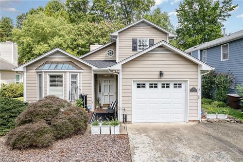 74 Park Village Ln, Greensboro, NC, 27455-2464 | Card Image