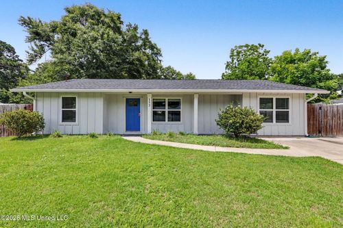 152 Lafayette Cir, Ocean Springs, MS, 39564-5527 | Card Image