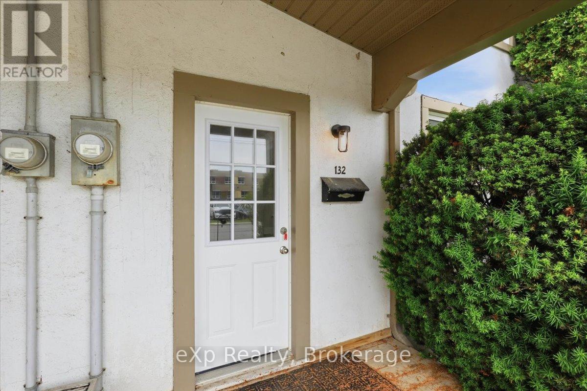 Residential Lease in Belleville (Belleville Ward) 3